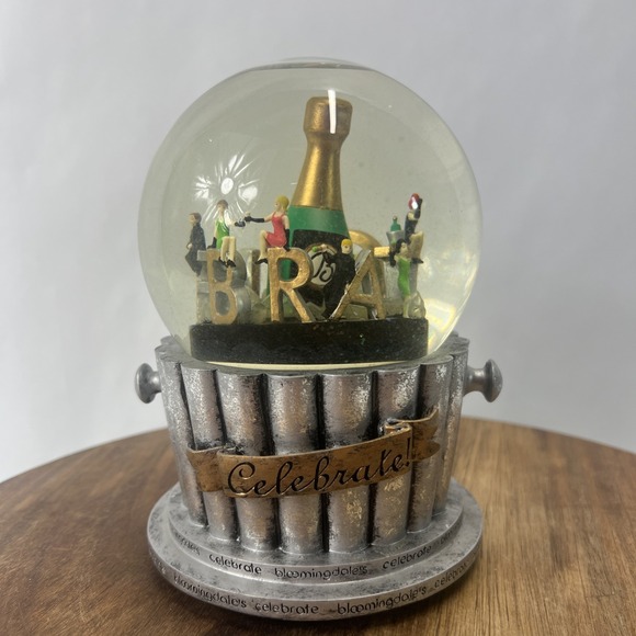 Bloomingdale's Celebrate, Revolving‎ Musical Snow Globe.  Tested & Works! - Picture 1 of 11